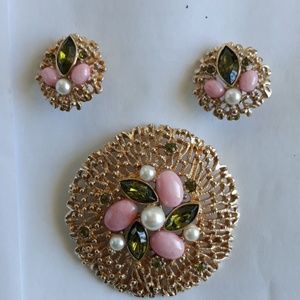 Vintage brooch and earrings.